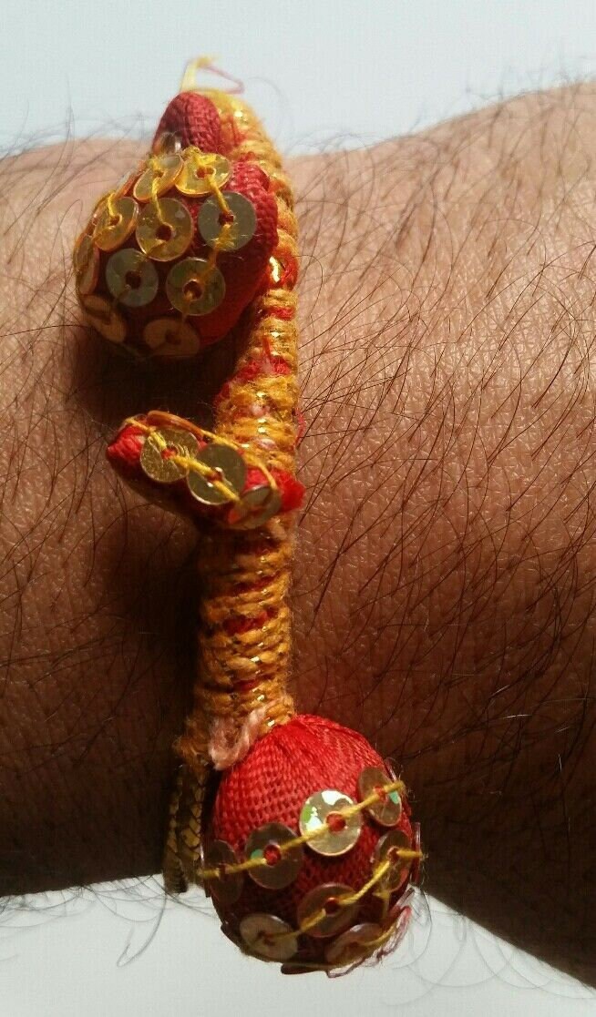 Hindu Nazar Protection Bracelet Kaudi Shell Tulsi Nazar Talisman Lucky Thread E4