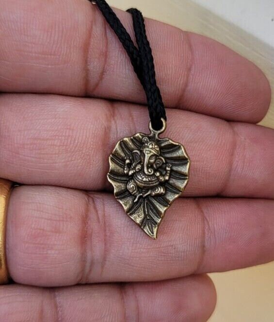 Sri Ganesh Pendant Peepal Leaf Design Necklace Evil Eye Protection Hindu Charm K52R Silver Gold plated Power shield