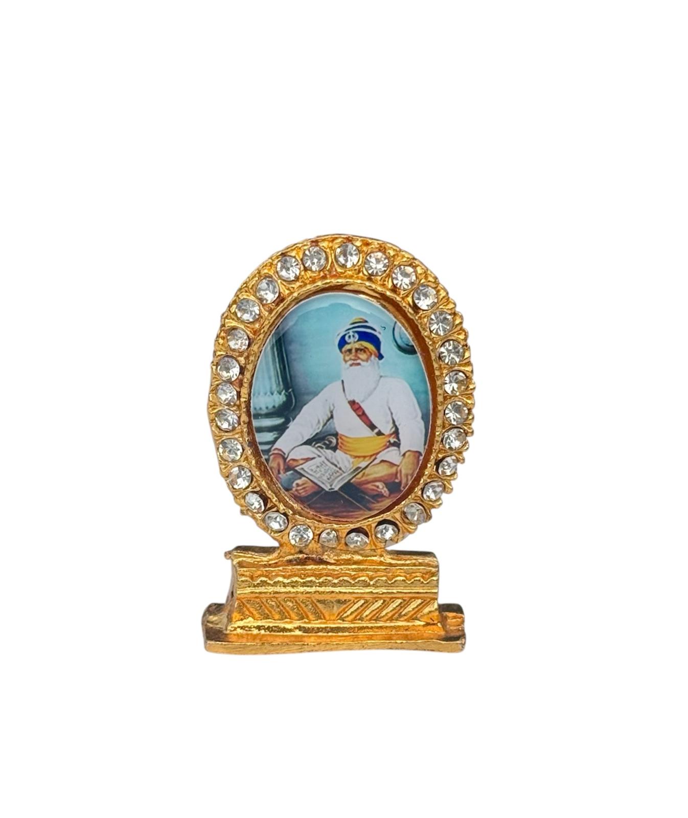 Sikh Baba Deep Singh Ji Shaheed Stand Gold Plated Desktop Car Dashboard Piece UU3R Chaupehra Sikhisim Martyr Sikhi Punjabi Good Luck Charm